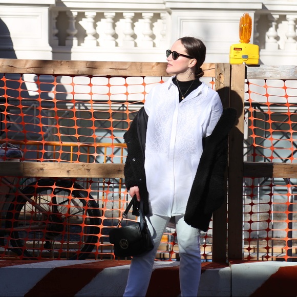 Meet your Posher, Carly - Picture 1 of 1